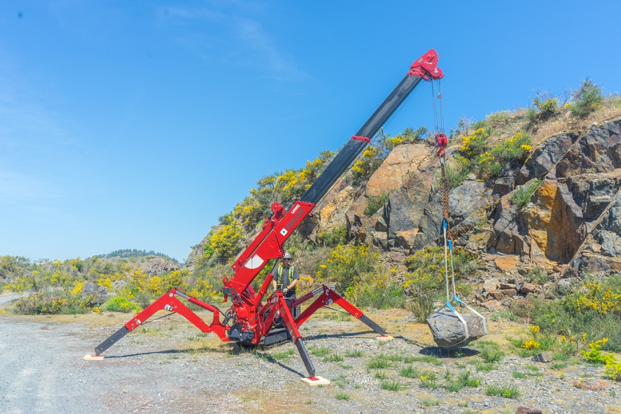 The Standout Features Of Spider Cranes Safest Lift Heavy Equipment