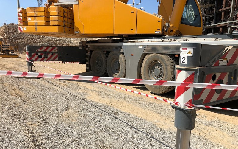 Mastering Heavy Lifts in Tough Terrain: Why Rough Terrain Cranes Are A Game-Changer for Construction Projects