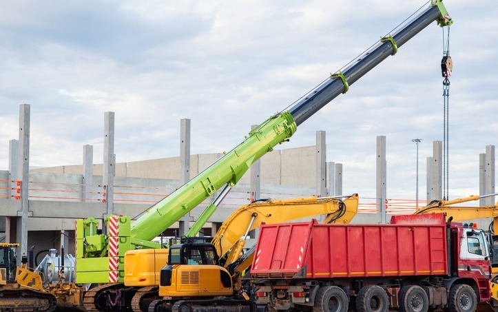Rent crane in Dubai